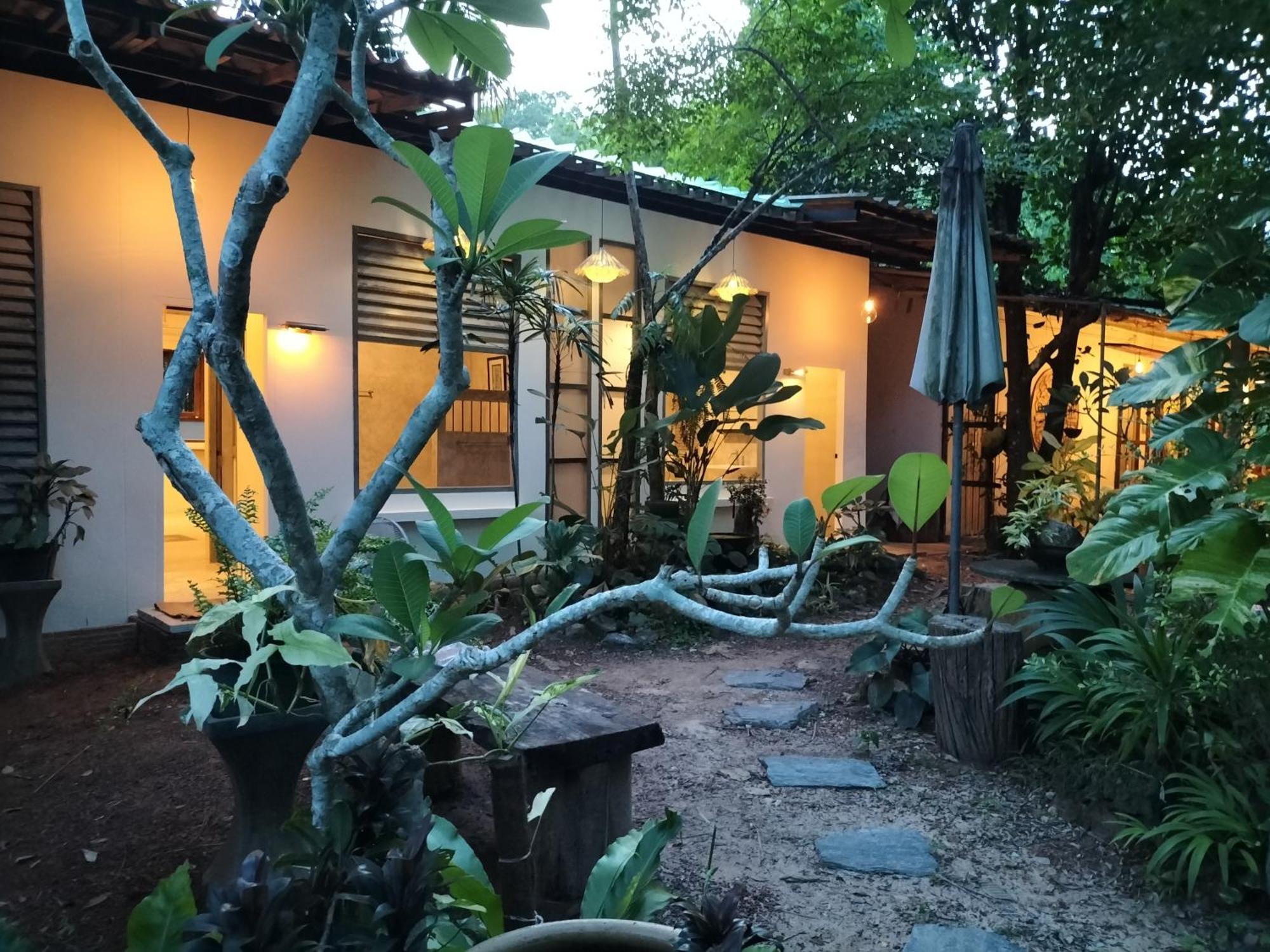 Baan Hotelier Resort Trat Exterior photo